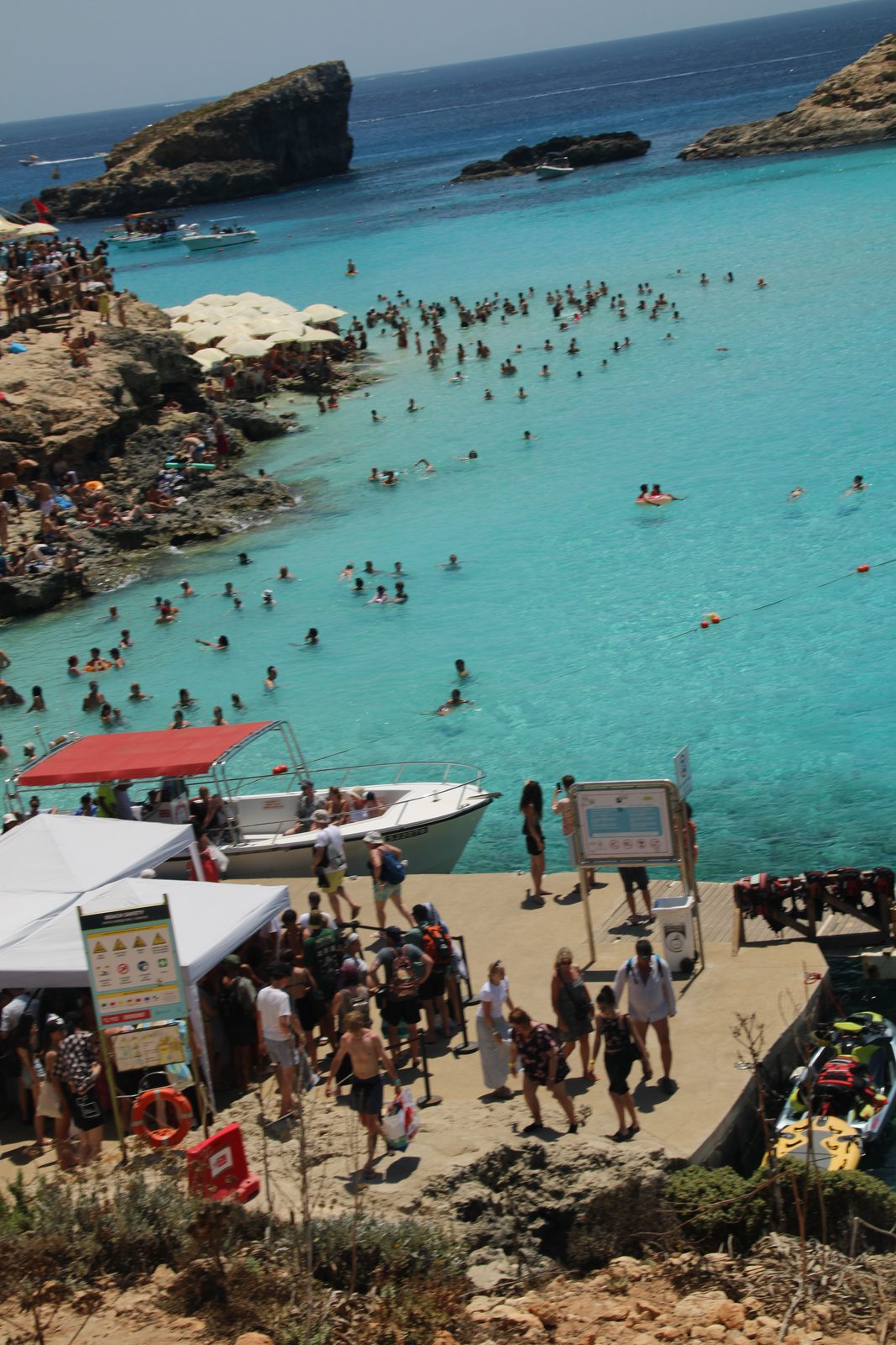 Le Blue Lagoon en pleine saison, un après-midi de juillet