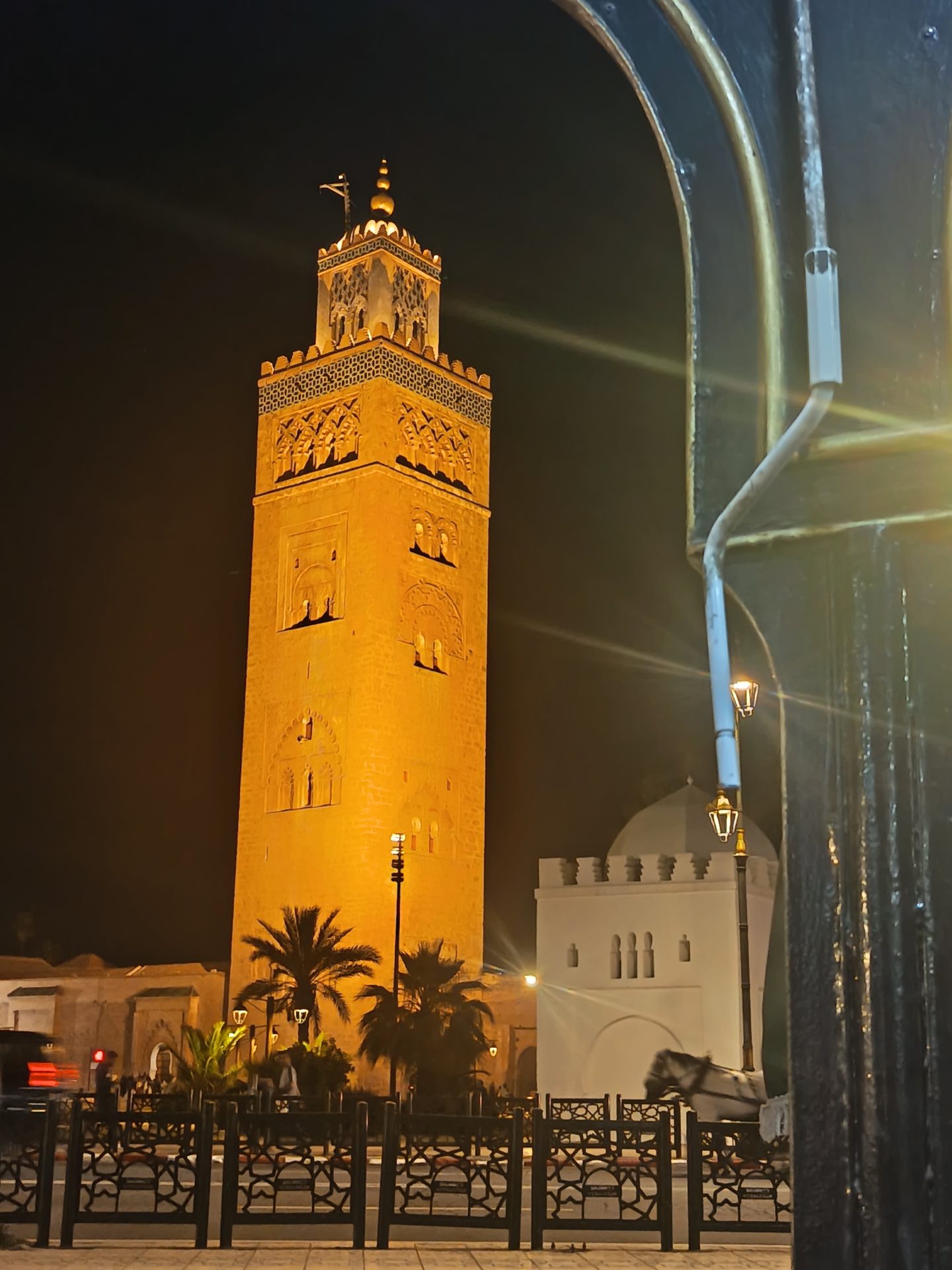 Le minaret de la Koutoubia illuminé la nuit